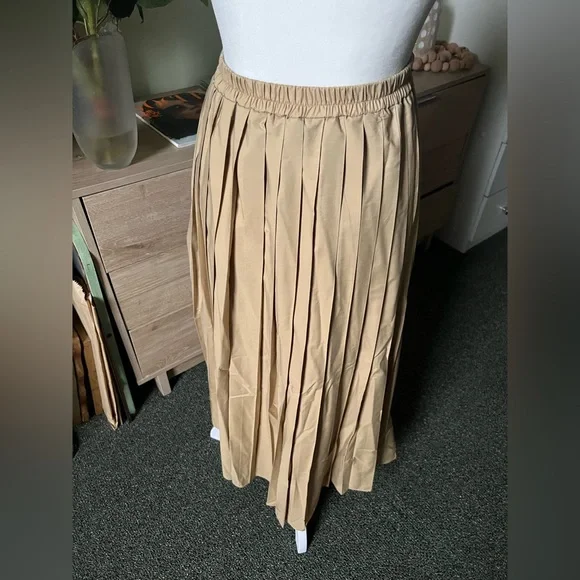 Beige Camel Tan Pleated Elastic High-Waist Modest Maxi Cotton Lightweight Skirt - Picture 10 of 16